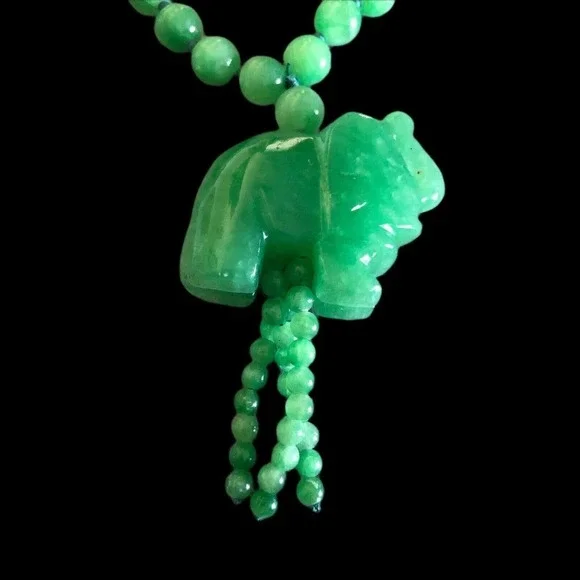 Green Jade Beaded Tassel Pendant Necklace Carved Elephant Silk Knotted 92 Gram - Picture 9 of 12